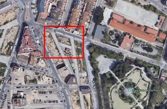 Residential land for sale in Parque de la Bombilla