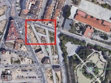 Wohnbaugrundstück zum Verkauf in Parque de la Bombilla