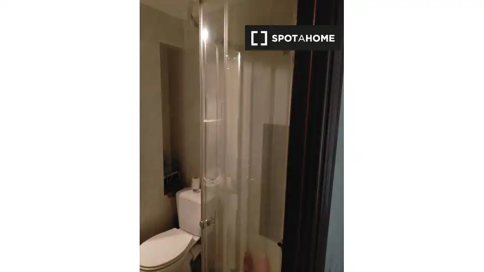 Bathroom of Flat for rent in Paterna  with Air Conditioner, Heating and Furnished