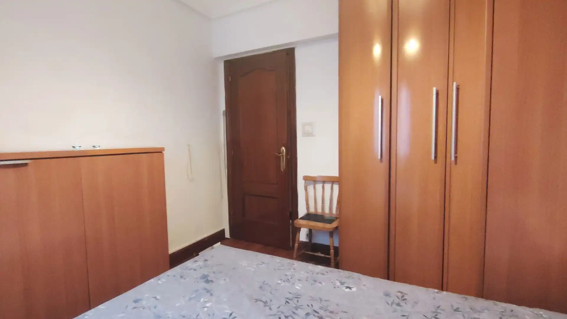 Dormitori de Pis en venda en Bilbao  amb Calefacció i Moblat
