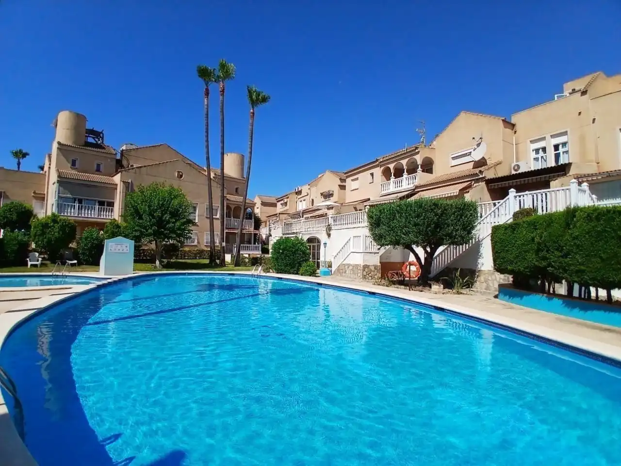 Piscina de Apartament en venda en L'Alfàs del Pi amb Aire condicionat, Calefacció i Jardí privat