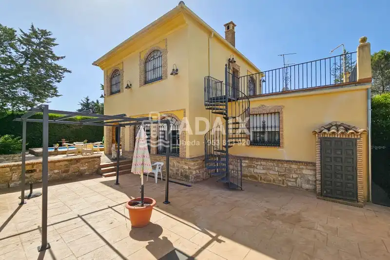 Garden of Houses for sale in Úbeda  with Air Conditioner, Heating and Terrace
