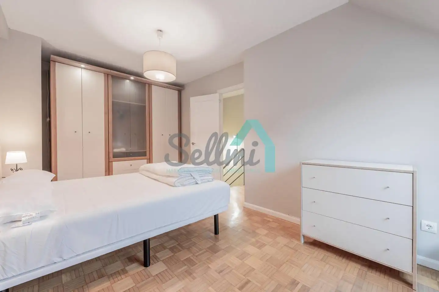 Maisonette zur Miete in Rafael Gallego Sainz, Vallobín