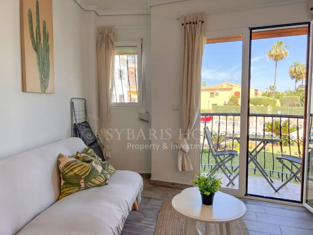 Terraza de Apartamento de alquiler en Dénia con Aire acondicionado, Jardín privado y Piscina