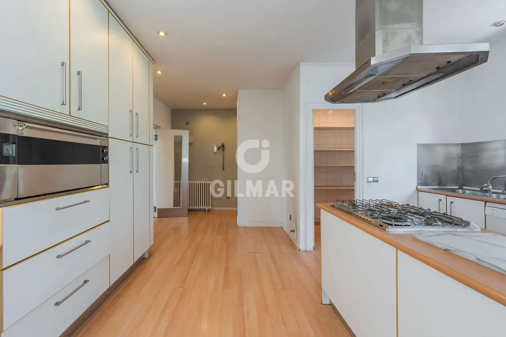 Cocina de Casa o chalet en venta en Pozuelo de Alarcón con Calefacción, Jardín privado y Piscina