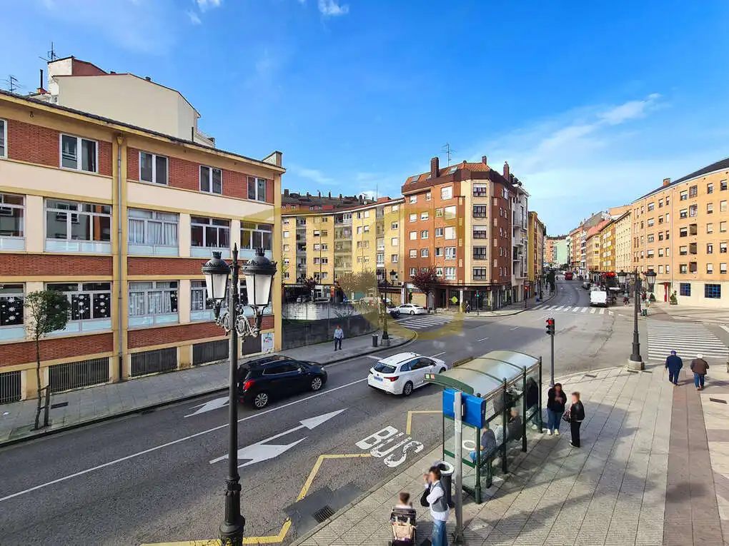 Pis en venda a Calle Aureliano San Román, Milán - Pumarín