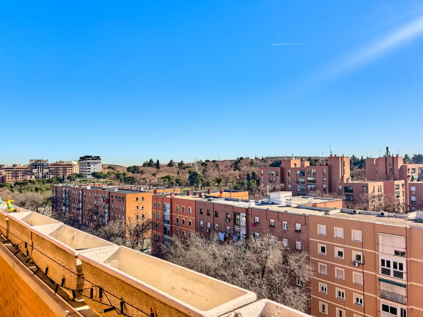 Vista exterior de Àtic en venda en Madrid amb Aire condicionat, Calefacció i Jardí privat