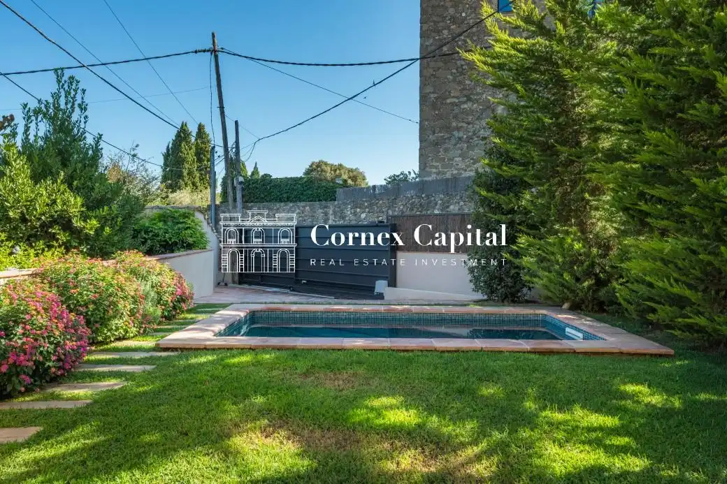 Vista exterior de Casa o chalet en venta en La Bisbal d'Empordà con Aire acondicionado, Calefacción y Jardín privado