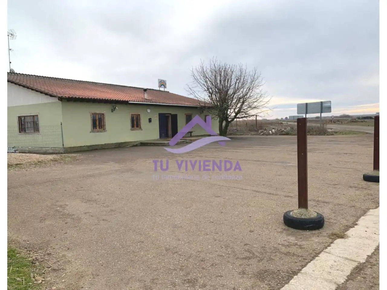 Vista exterior de Local en venta en Pedrosa de la Vega