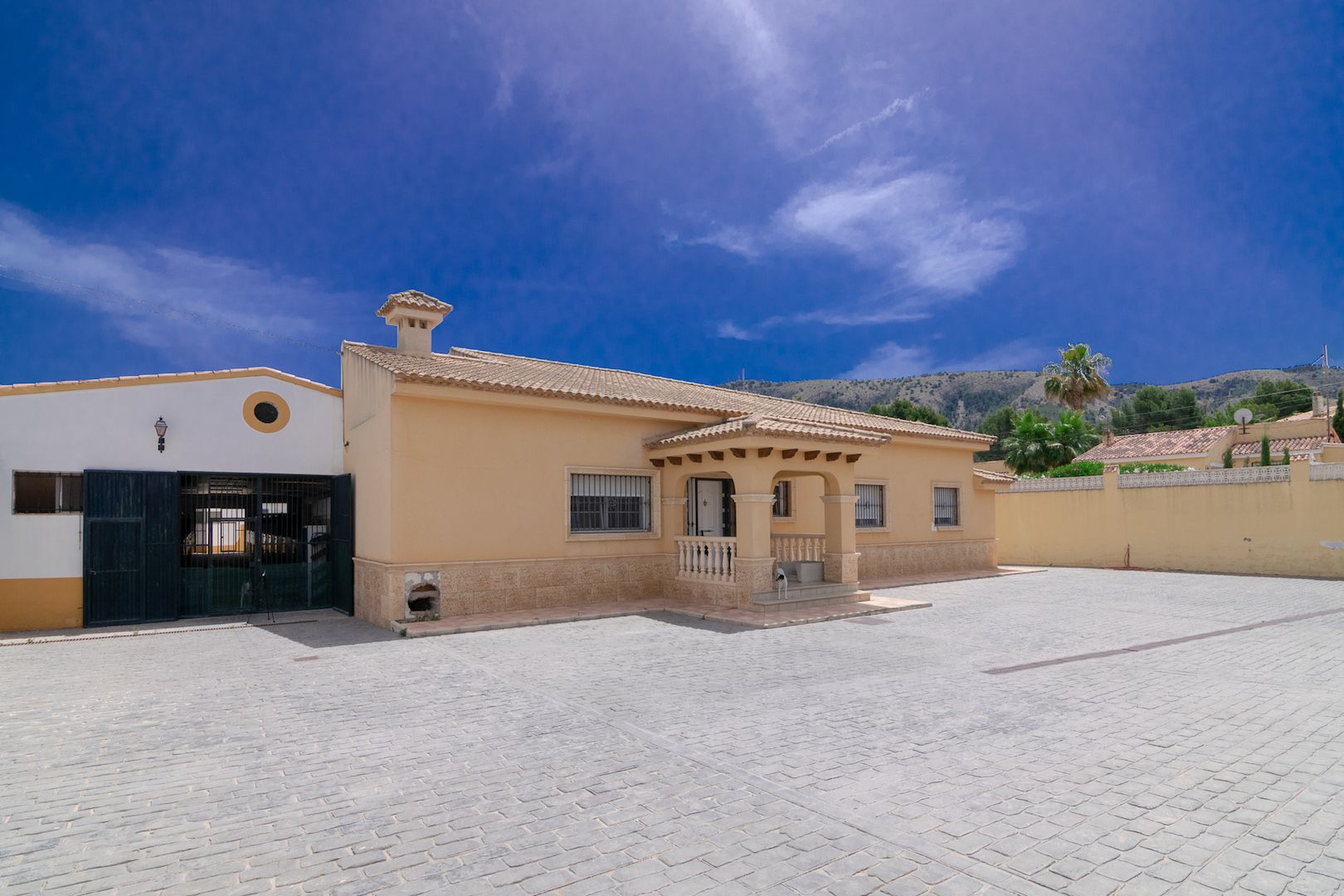 Exterior view of Country house for sale in L'Alfàs del Pi  with Air Conditioner, Heating and Private garden