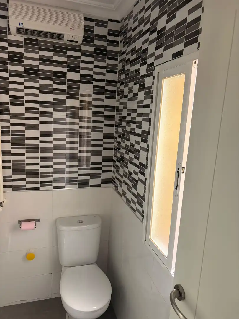 Baño de Casa o chalet en venta en Madrid con Calefacción, Jardín privado y Terraza