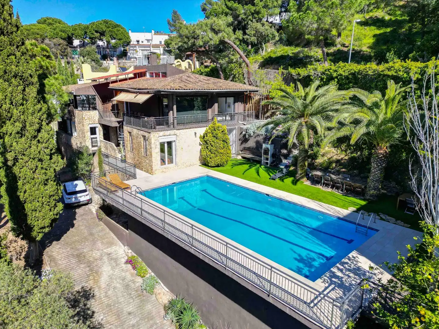 Detached house with pool for sale in Carrer Carrer Alexandria