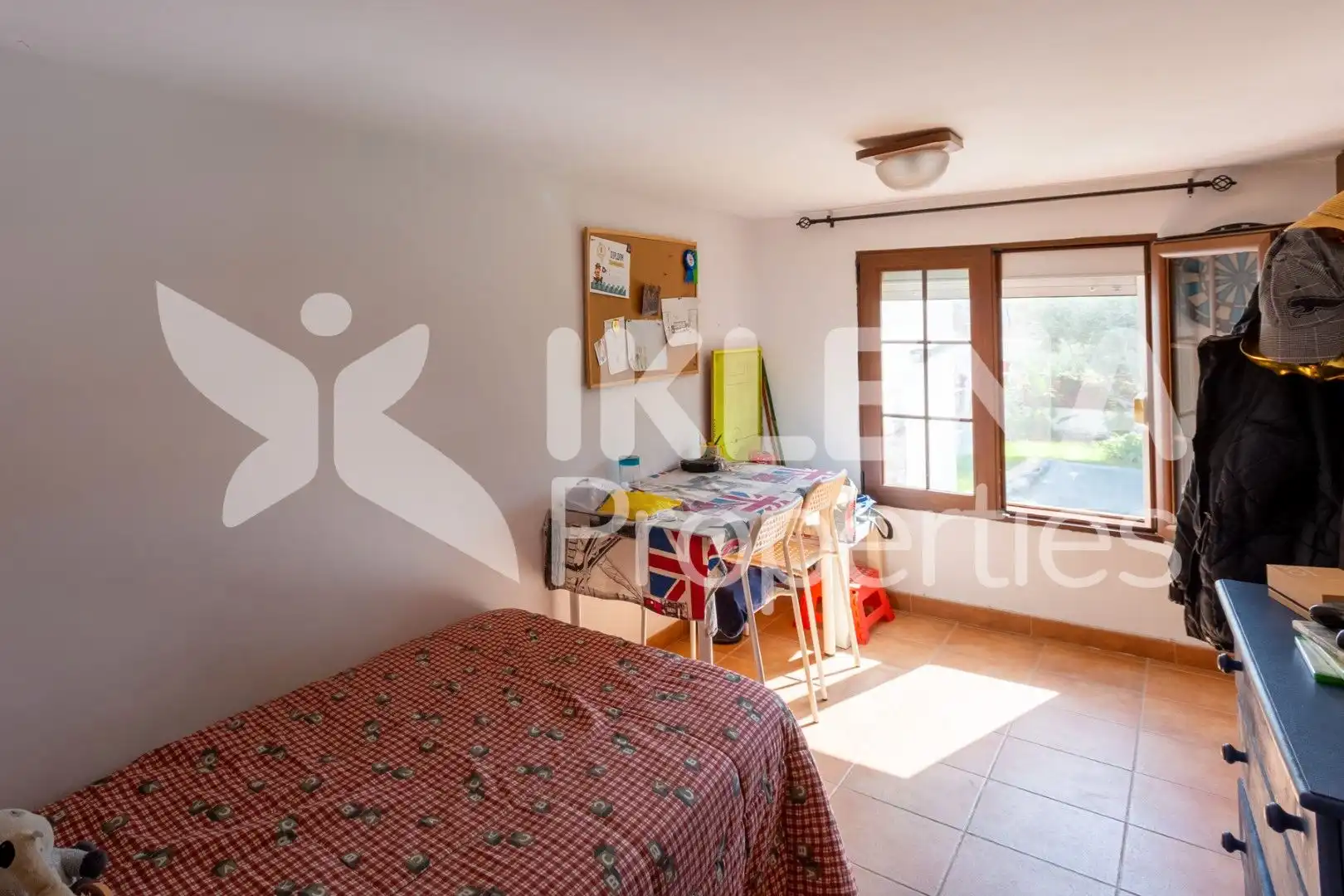 Casa o chalet en venta en Calle Parque, 9, Enix