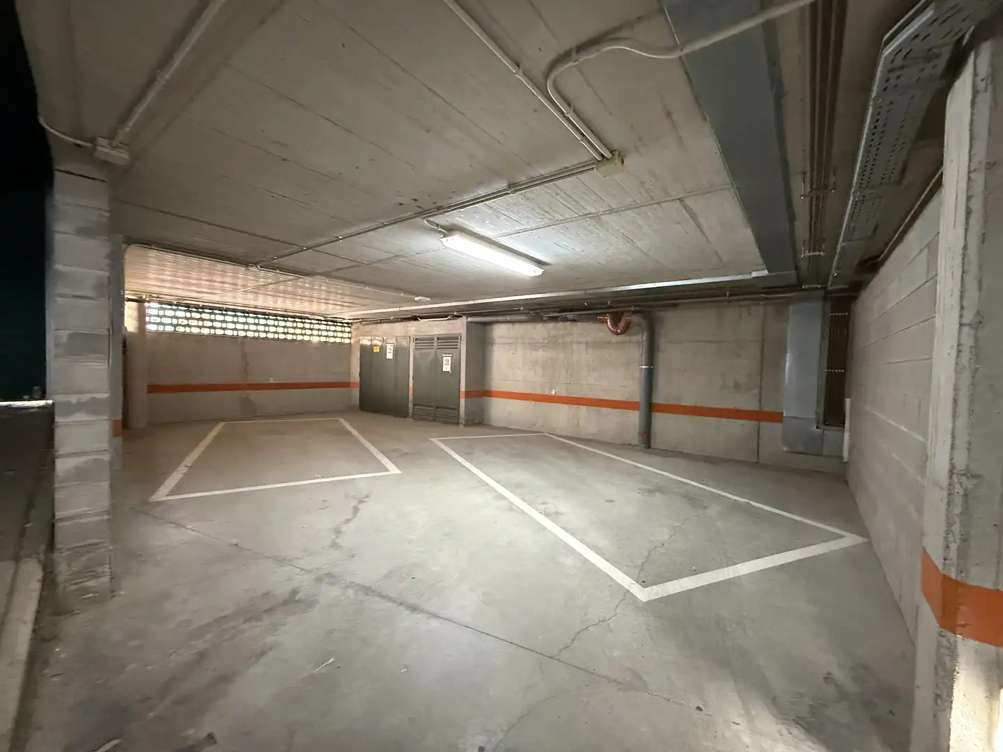 Parking de Piso de alquiler en Rosselló con Calefacción