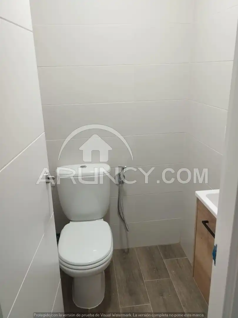 Baño de Piso de alquiler en Alcalá de Guadaira con Aire acondicionado