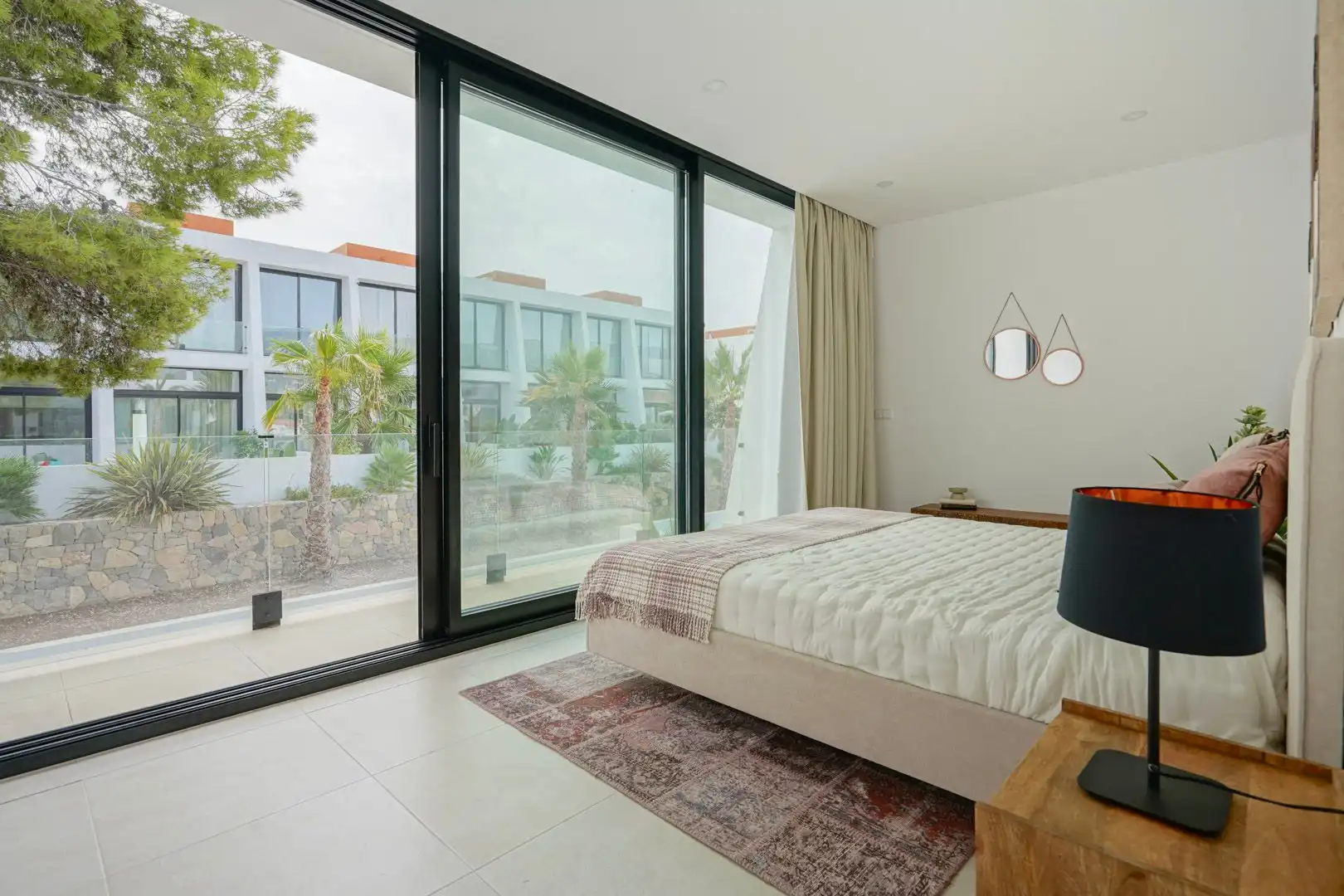 Dormitori de Casa adosada en venda en Calpe / Calp amb Aire condicionat, Calefacció i Jardí privat