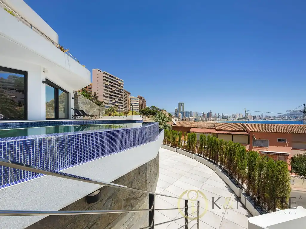 Terraza de Dúplex en venta en Benidorm con Aire acondicionado y Piscina