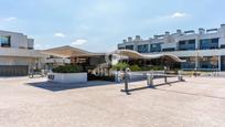 Vista exterior de Pis en venda en Pozuelo de Alarcón amb Terrassa, Traster i Piscina