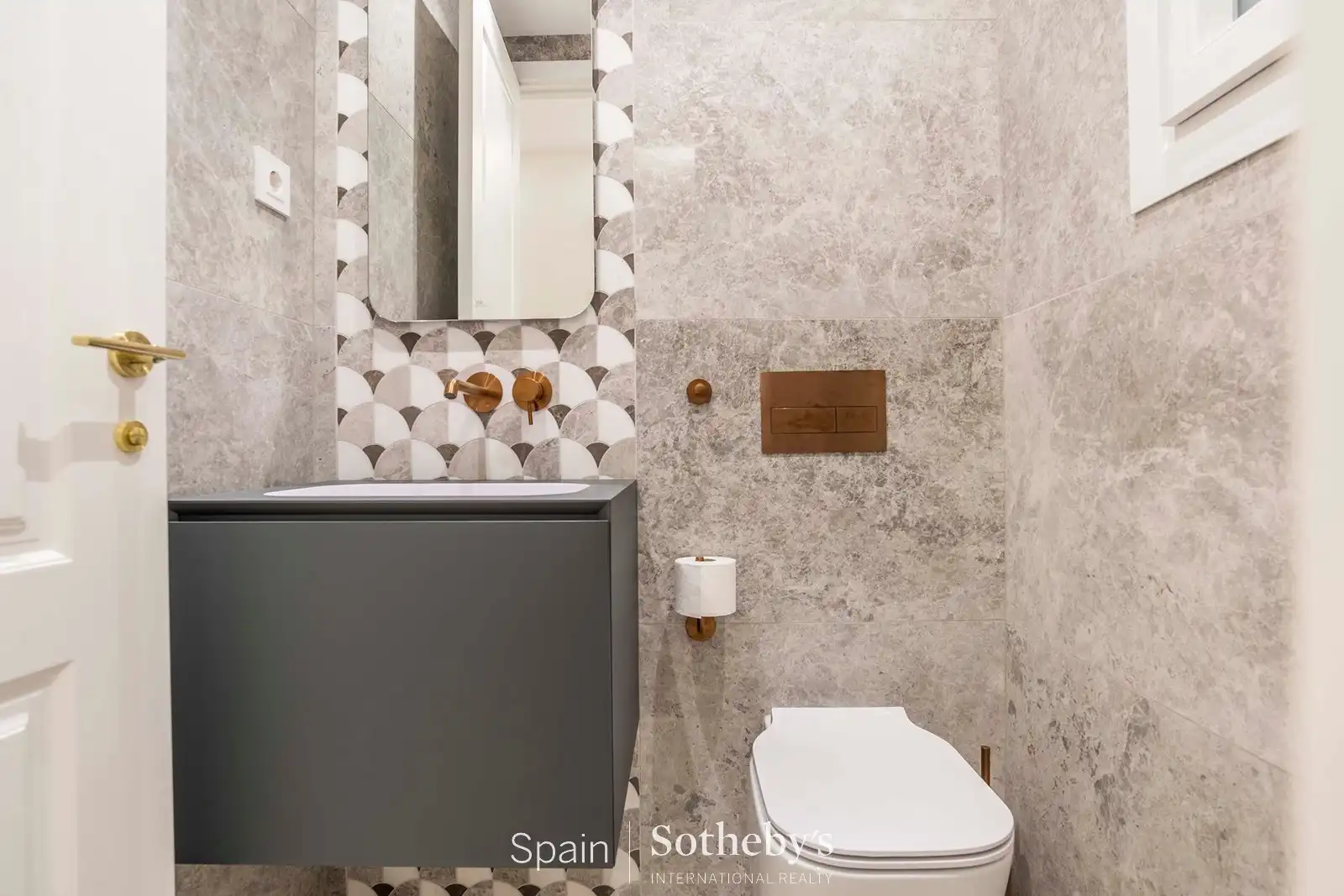 Bany de Apartament en venda en Madrid amb Aire condicionat i Calefacció