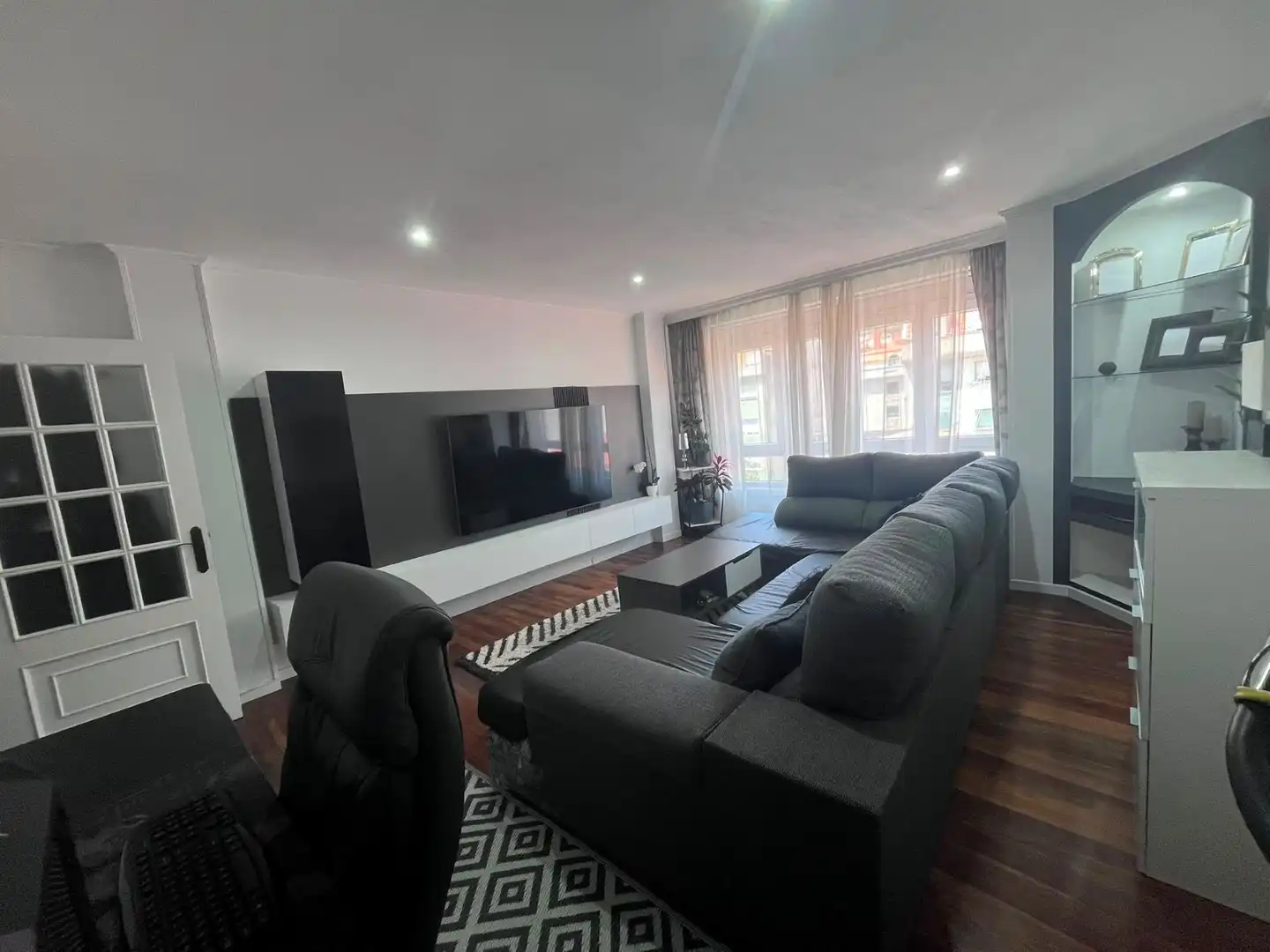 Sala d'estar de Àtic en venda en Ribeira amb Calefacció i Parquet