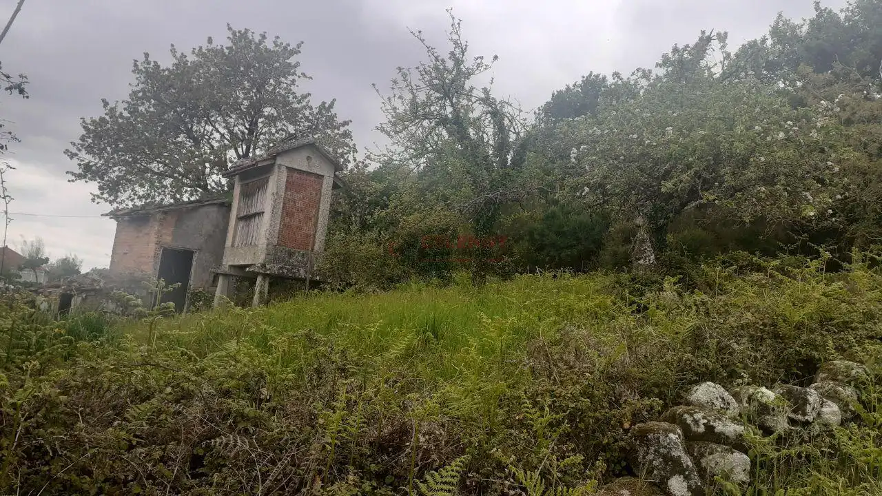 Casa rústica amb jardí en venda a Paderne de Allariz