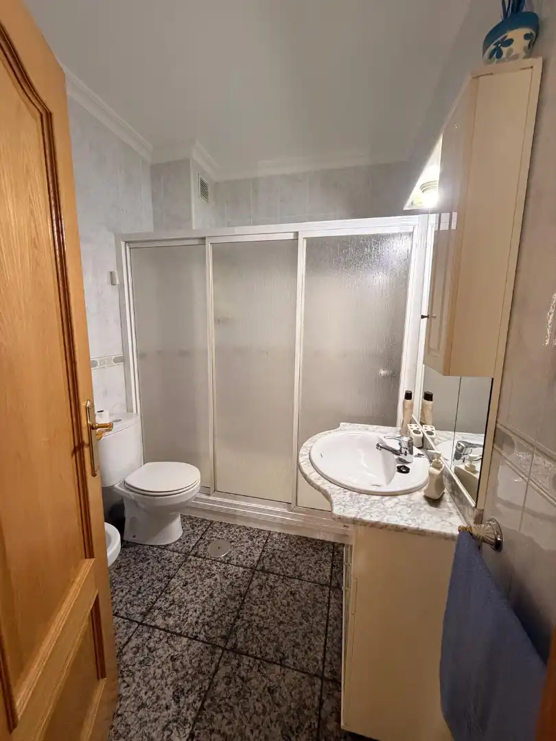 Baño de Piso en venta en Puertollano con Aire acondicionado, Calefacción y Terraza