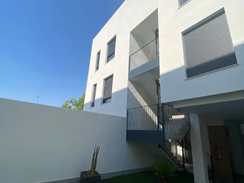 Außenansicht von Wohnung zur Miete in Sevilla mit Klimaanlage, Möbliert und Waschmaschine
