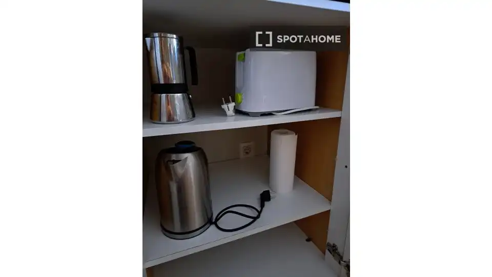 Cuina de Apartament per a compartir en Vigo  amb Aire condicionat, Terrassa i Moblat