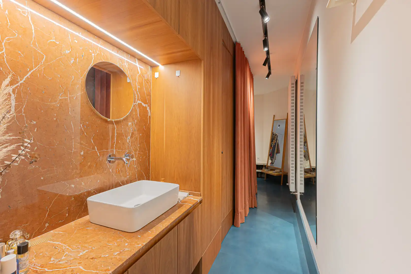 Bathroom of Flat for sale in Barcelona  with Heating and Balcony
