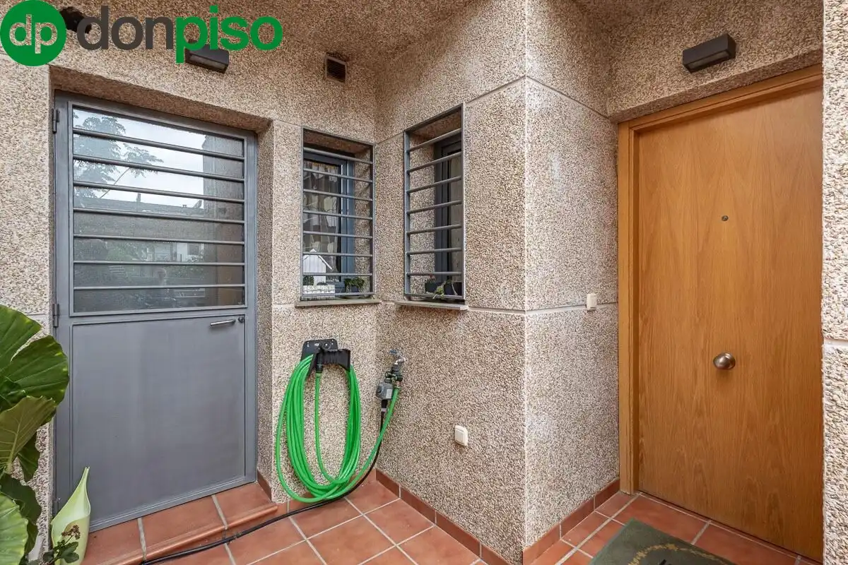 Terraza de Casa adosada en venta en Armilla con Calefacción, Terraza y Amueblado