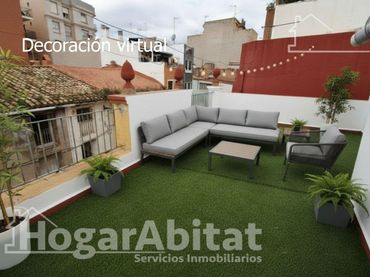 Casa con balcón en venta en Calle Fábrica