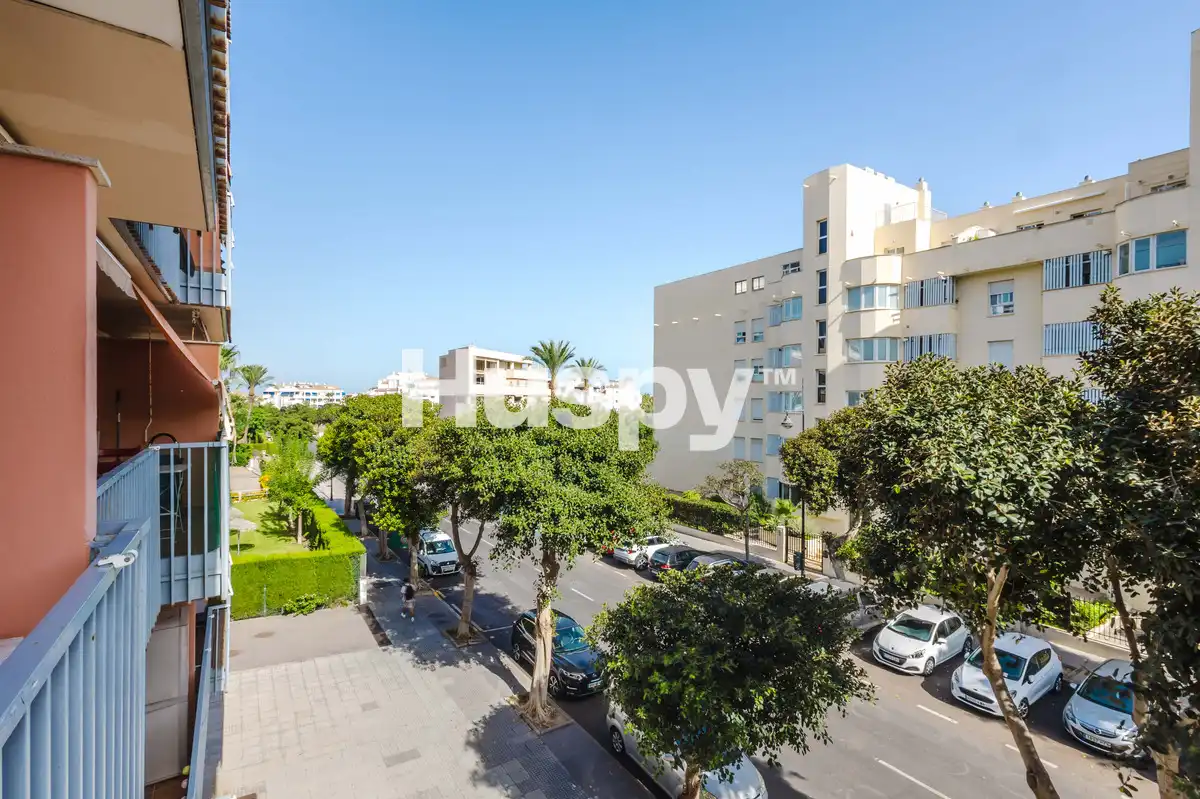 Piso con balcón en venta en Avenida Salvador Dalí, imagen 28