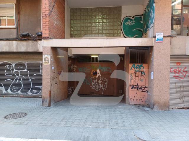 Garaje en Alquiler en de Francesc Moragas en Centre