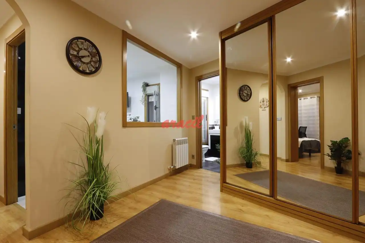 Piso en venta en Ourense Capital  con Calefacción, Trastero y Amueblado