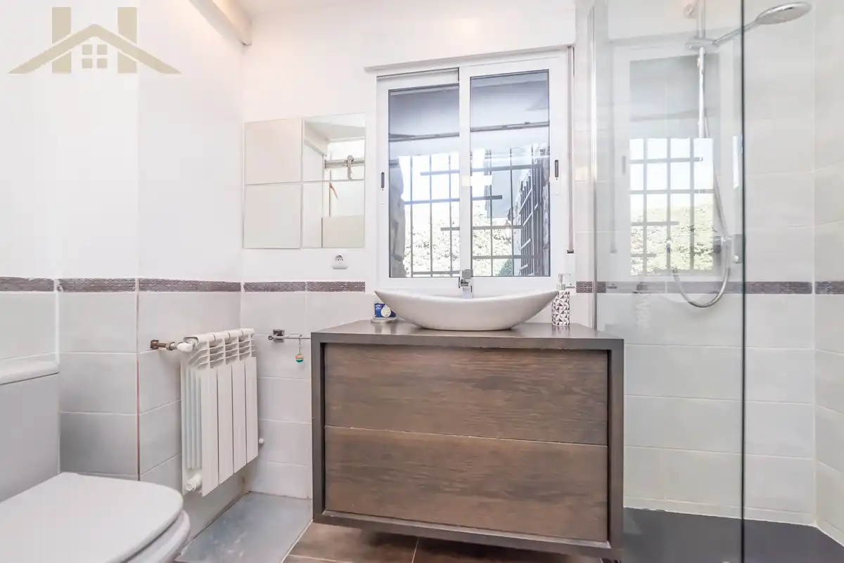 Bany de Casa o xalet en venda en Manzanares El Real amb Jardí privat, Terrassa i Traster