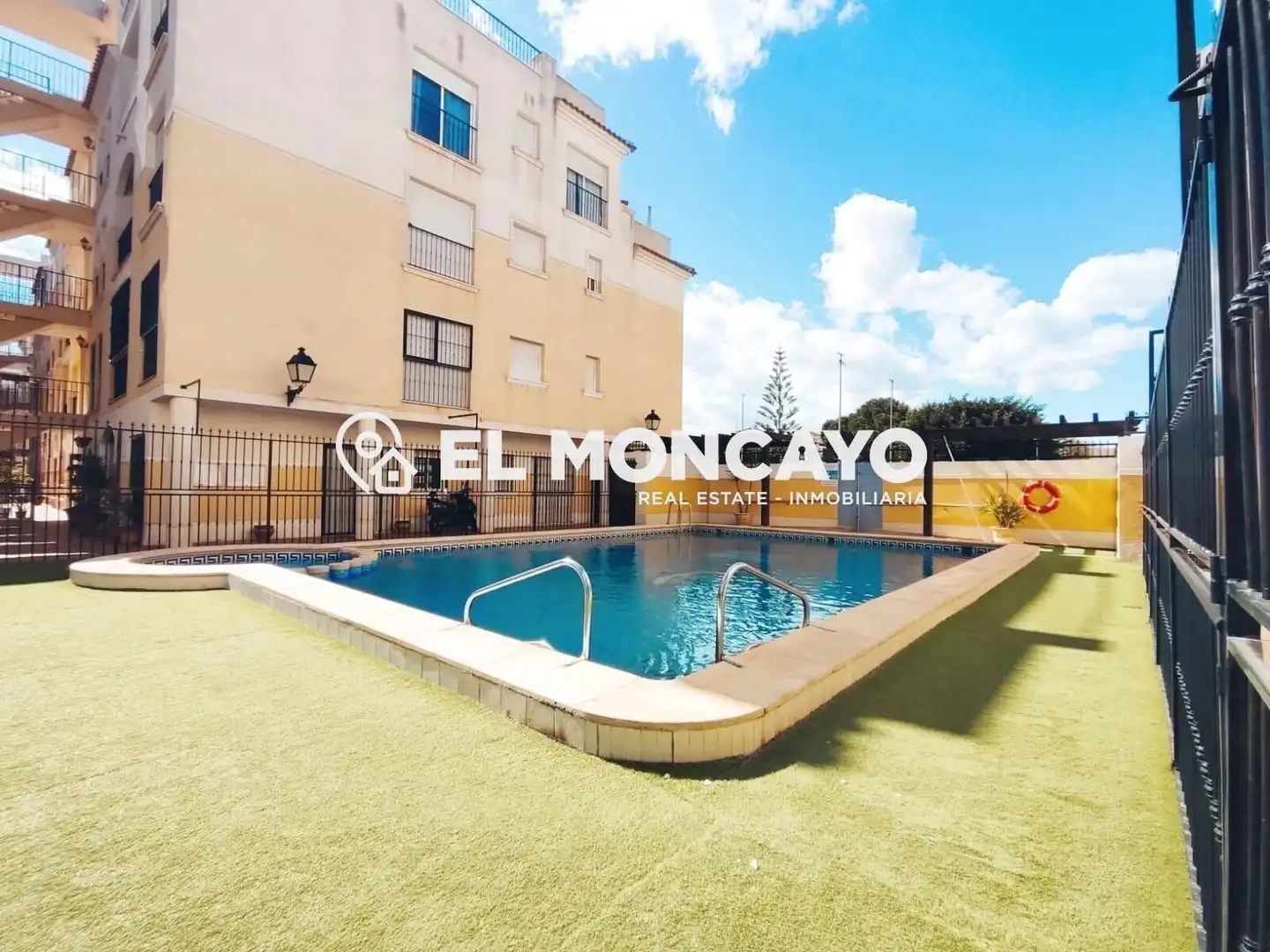 Apartament amb piscina en venda a Formentera del Segura