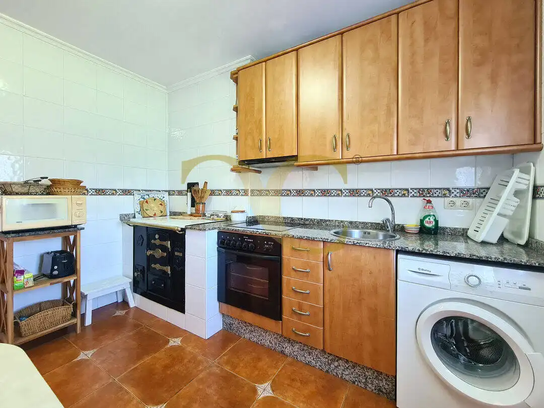 Cuina de Casa o xalet en venda en Ribadesella amb Calefacció, Jardí privat i Terrassa