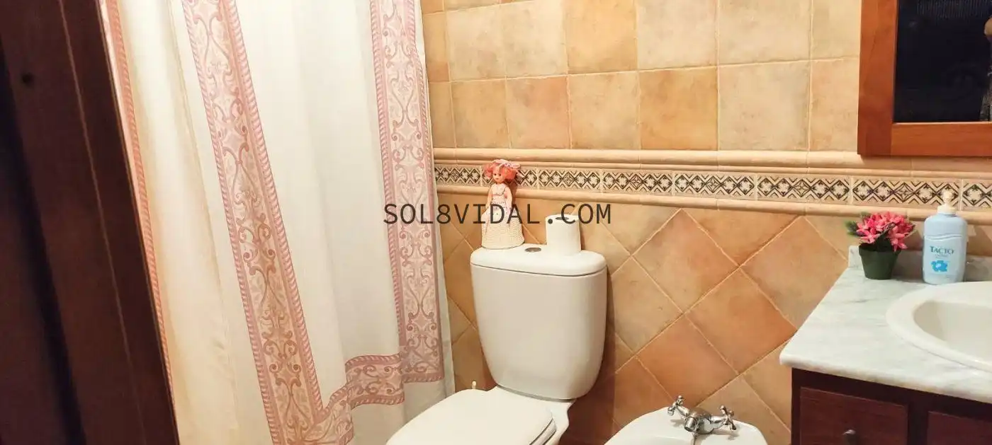 Bany de Casa o xalet en venda en Orihuela amb Calefacció, Jardí privat i Terrassa