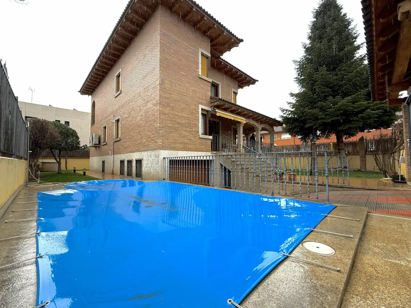 Piscina de Casa o xalet en venda en Alcalá de Henares amb Aire condicionat, Calefacció i Jardí privat