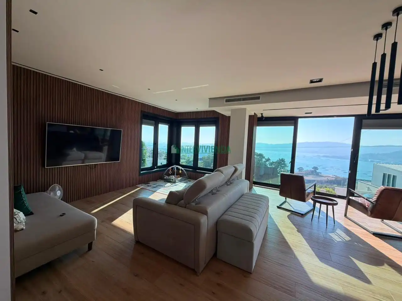 Sala de estar de Casa o chalet en venta en Redondela con Calefacción, Jardín privado y Terraza