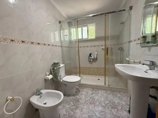 Bany de Casa o xalet en venda en Xàtiva amb Aire condicionat, Calefacció i Jardí privat
