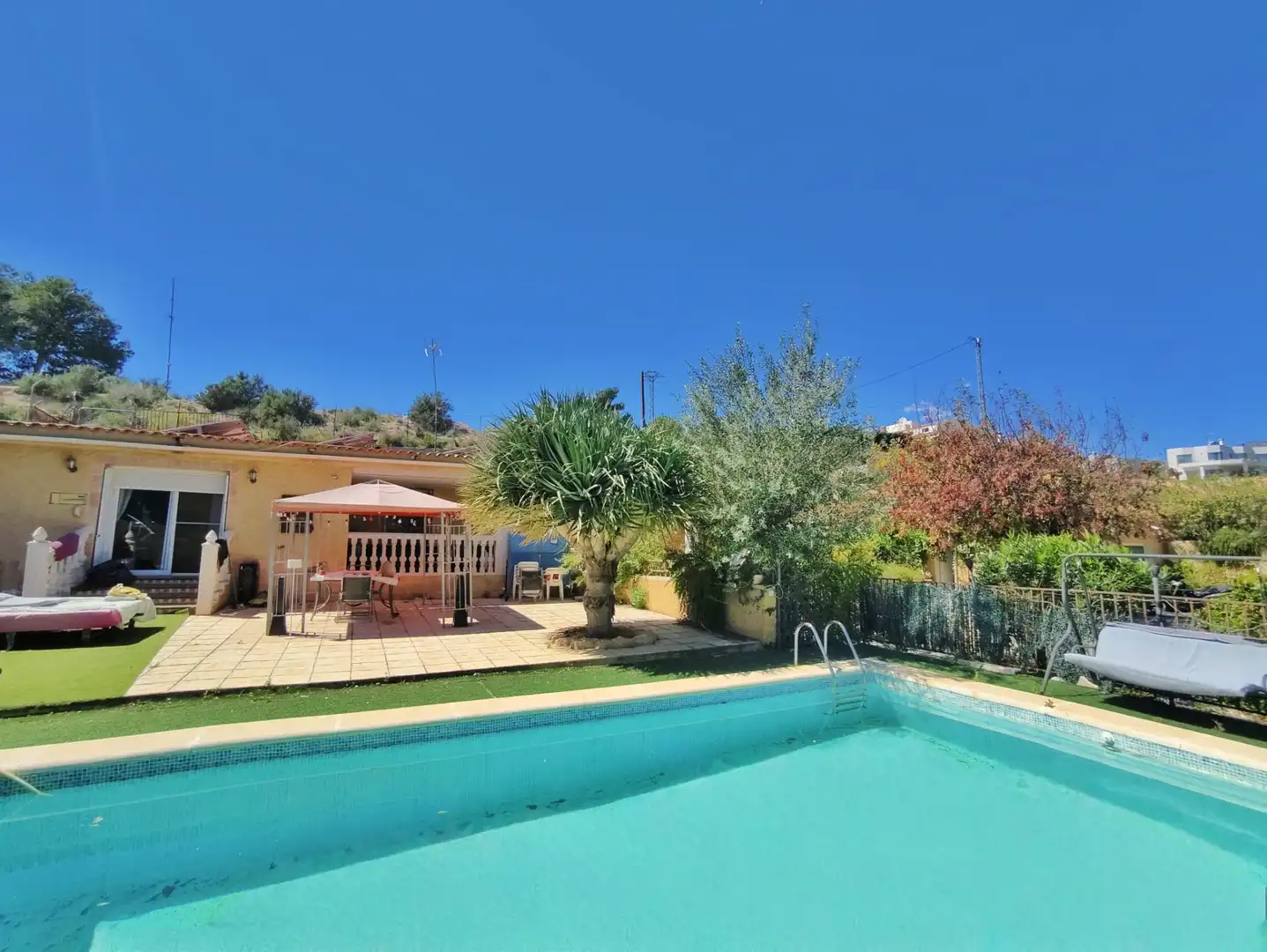 Piscina de Casa o xalet en venda en Crevillent amb Aire condicionat, Calefacció i Jardí privat