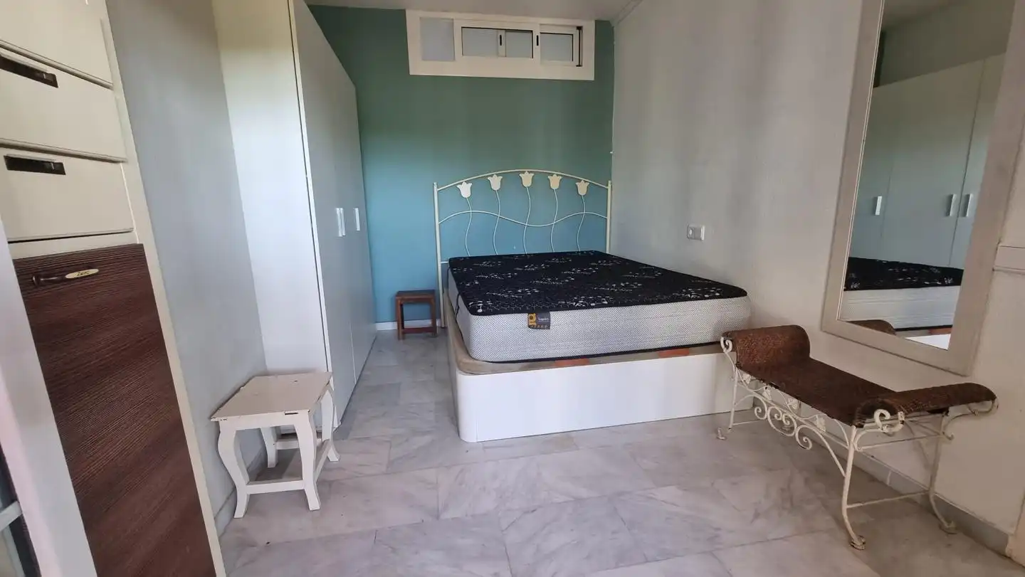 Habitación de Planta baja en venta en Roquetas de Mar ciudad