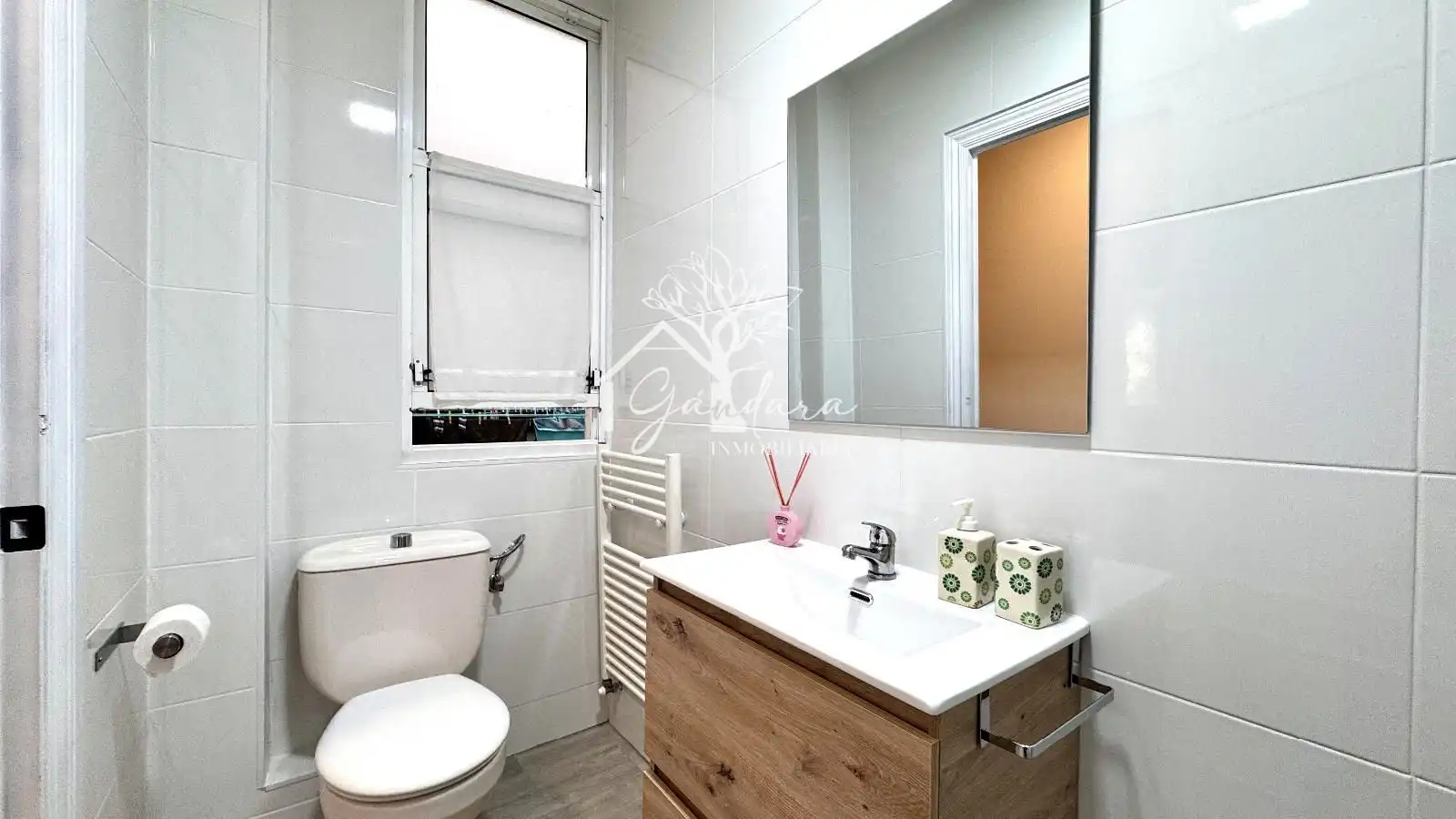 Bathroom of Flat for rent in Ferrol  with Heating, Furnished and Washing machine