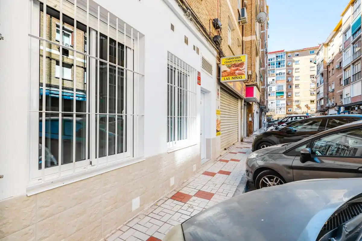 Vista exterior de Planta baixa en venda en Málaga amb Calefacció
