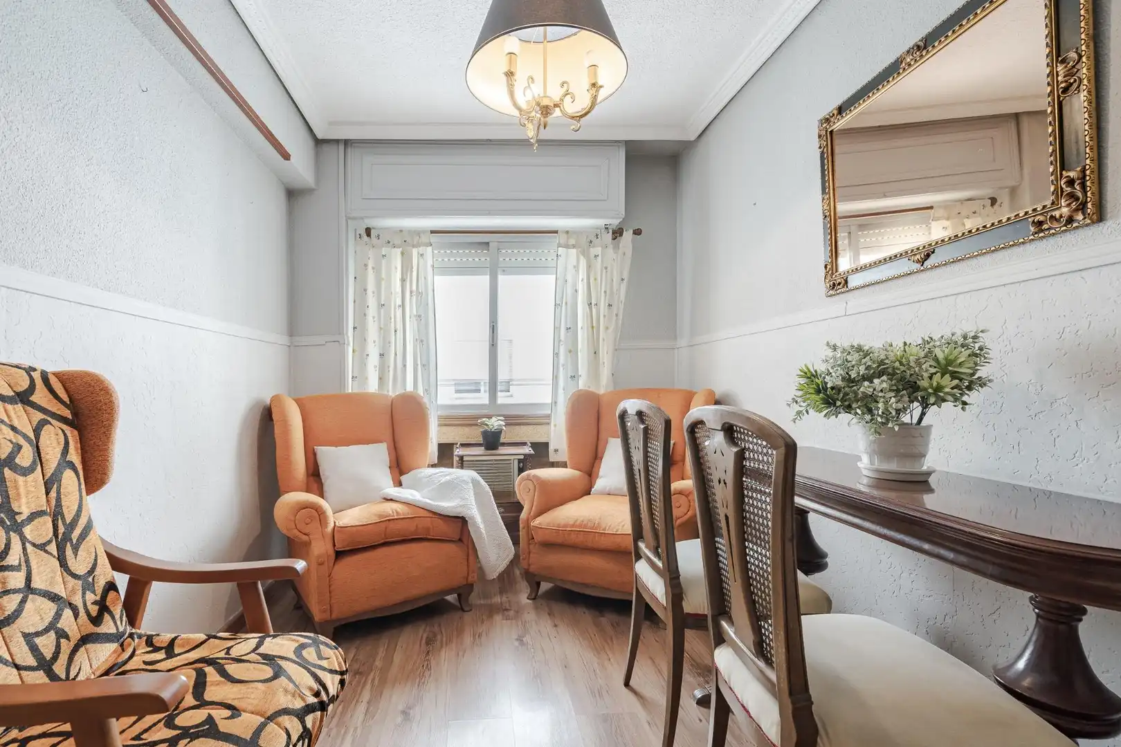 Living room of Flat for sale in Alcalá de Henares  with Heating, Terrace and Furnished