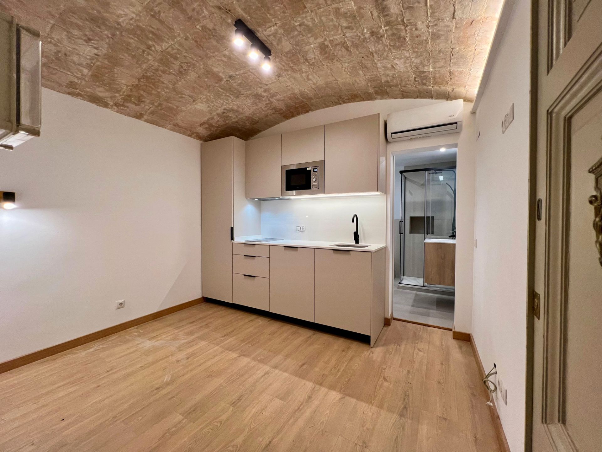 Kitchen of Flat for sale in  Barcelona Capital  with Air Conditioner, Heating and Parquet flooring