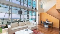 Sala d'estar de Àtic en venda en  Barcelona Capital amb Aire condicionat, Calefacció i Terrassa