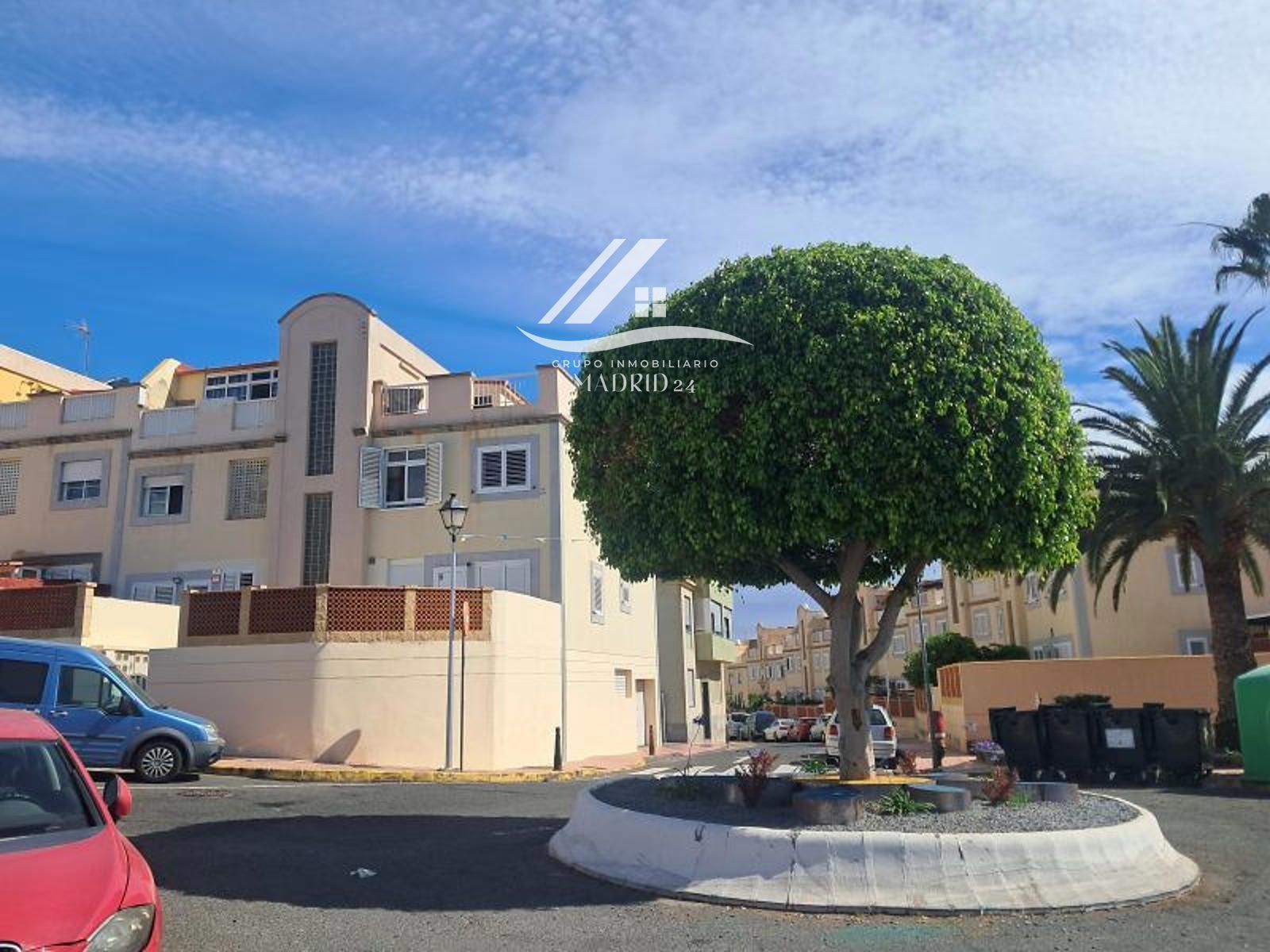 Vista exterior de Casa adosada en venda en Telde