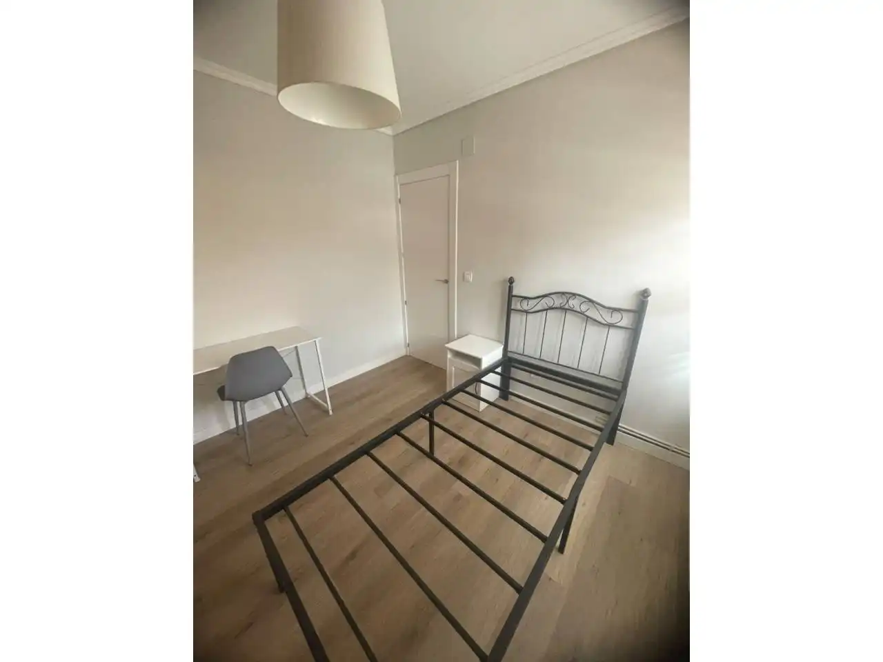 Habitación de Piso de alquiler en Burgos con Calefacción, Parquet y Amueblado